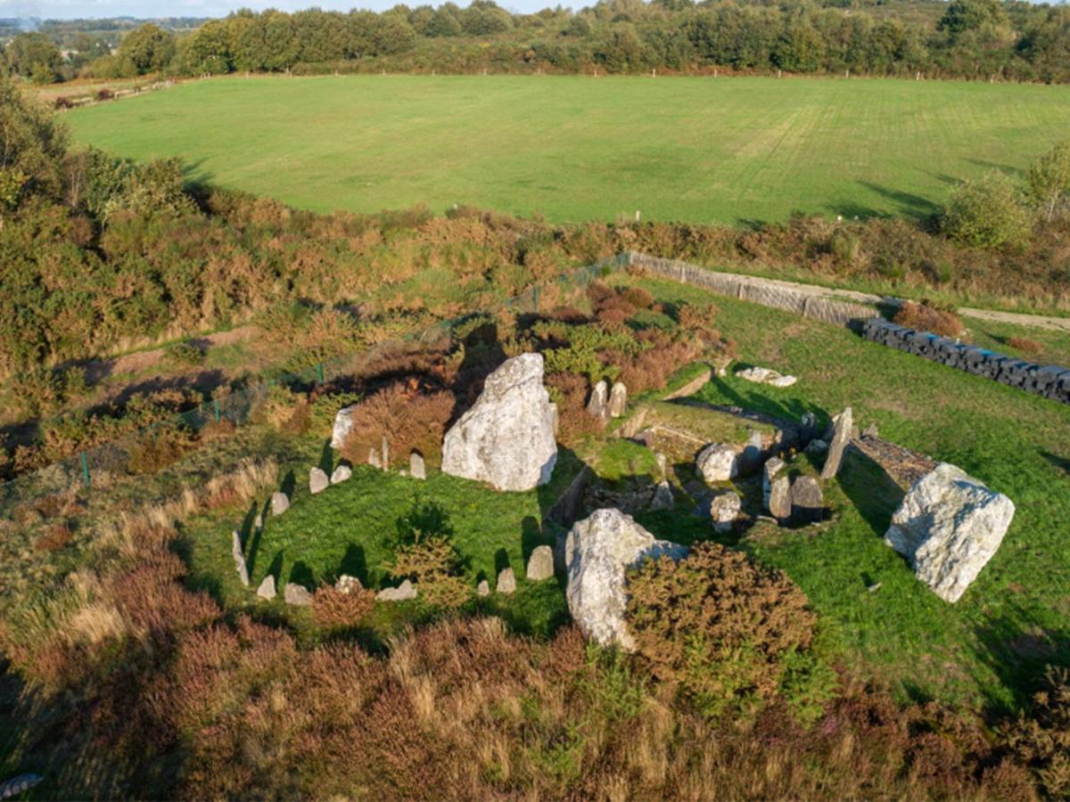 Moulin Menhirs & Zone Naturelle Protegee Saint-Just  Buitenkant foto
